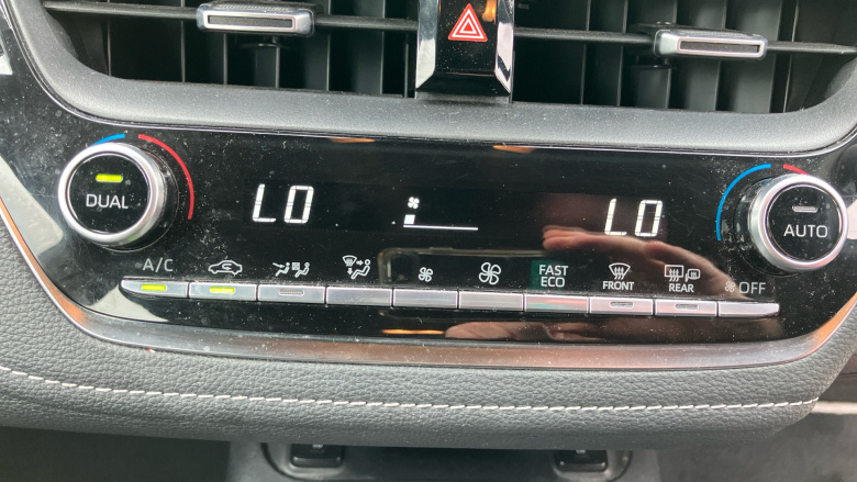 Toyota Corolla 1.8 VVT-i Hybrid Icon Tech 5dr CVT Hybrid Estate